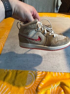 Jordan 1 Mid SE (PS) Peanut Butter and Jelly Kids Size  1y HJ5960-206